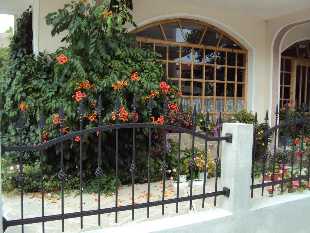 Amfora Guest House Бяла Екстериор снимка