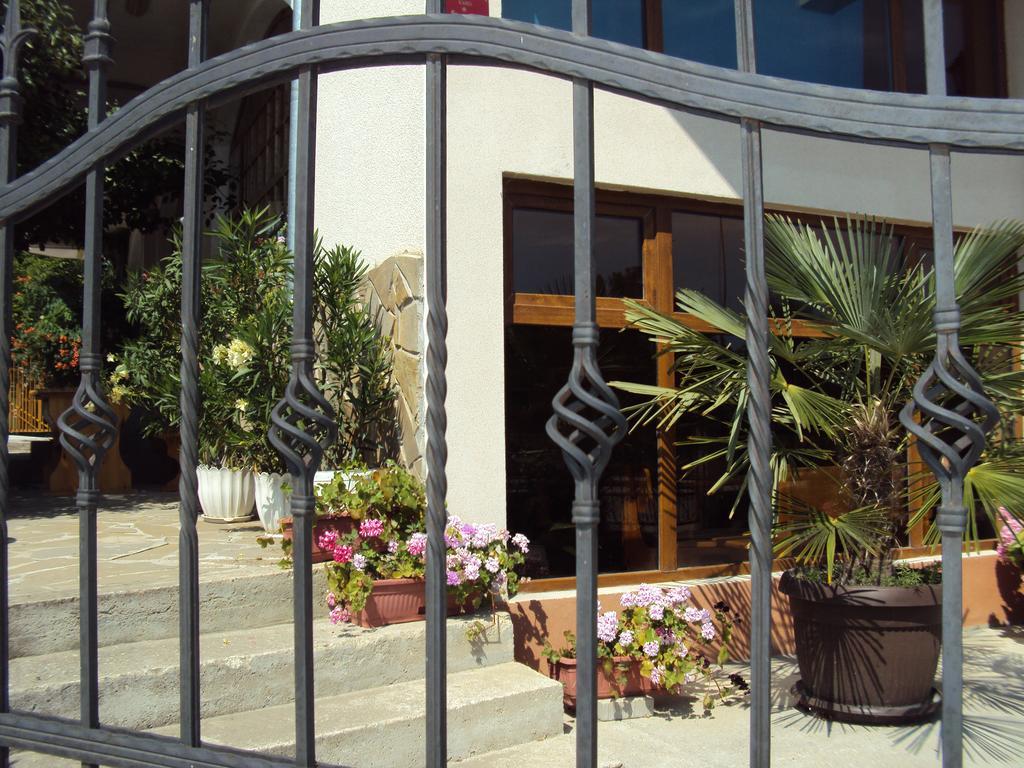 Amfora Guest House Бяла Екстериор снимка